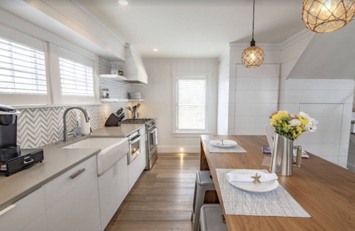 Nantucket Town Cottage | LUXURIOUS Breathtaking Harbor Views!