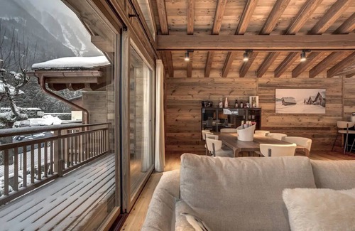 Les Praz-de-Chamonix Ski Chalet | Luxurious chalet for 12 people, ideally located!