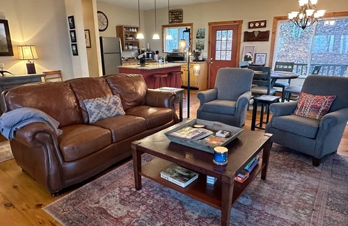 Sky Valley Cabin | Luxurious Cabin with Stunning Mountain Views and Outdoor Fireplace in Sky Valley
