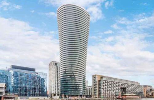 Isle of Dogs Apartment | Luxurious Canary Wharf Aptartment - Outstanding City View!