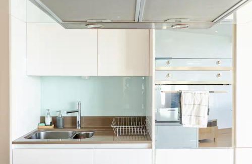 Isle of Dogs Apartment | Luxurious Canary Wharf Aptartment - Outstanding City View!