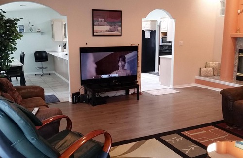 Cherry Hills Village House | Luxurious Caribbean like home- famliy freindly with a pool & hot tub