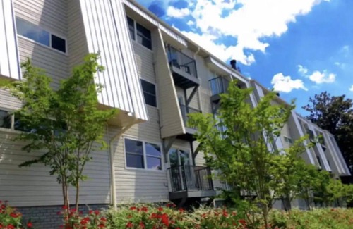 Glen Iris Apartment | Luxurious Comfort in Downtown Birmingham2