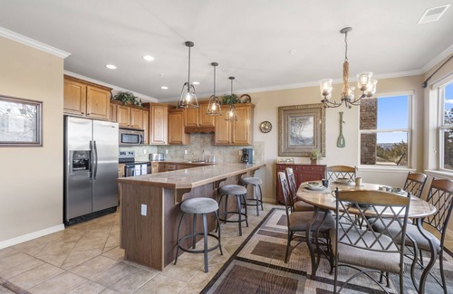 Hollister Condo | Luxurious Condo with unobstructed access to Table Rock Lake