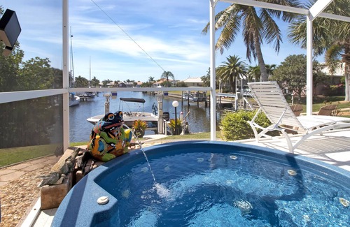 Punta Gorda Hotel | Luxurious Contemporary Vacation Awaits You! Hot tub/Heated Pool/Right on Canal!