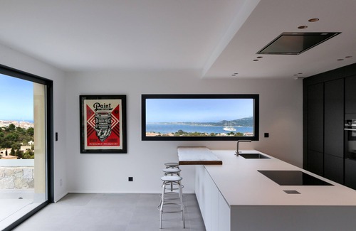 Calvi Villa | Luxurious contemporary villa with exceptional view over the bay of Calvi!