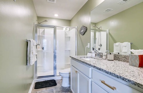 Conestee House | Luxurious convenient Greenville townhome