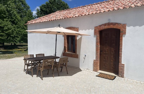 Lousa House | Luxurious cottage at Quinta do Areal country house
