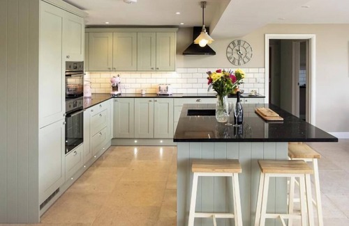 Oswestry House | Luxurious countryside retreat set in 9 acres of land, featuring a games room and hot tub