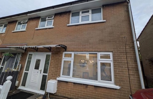 Little Hulton Apartment | Luxurious Couple’s Retreatnn