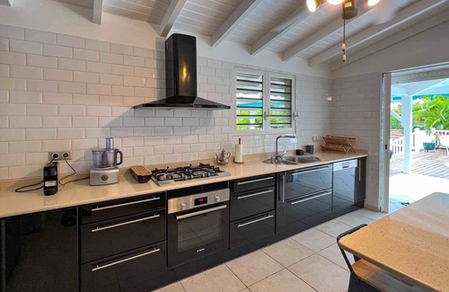 Saint-Francois House | Luxurious Creole family villa with private pool, jacuzzi and tropical garden