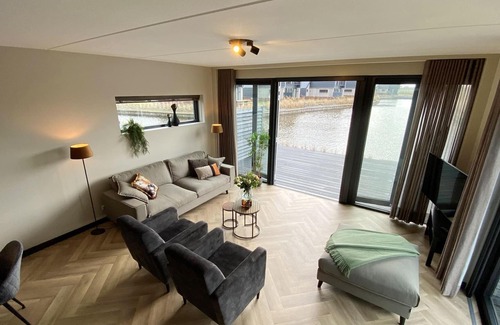 Balk House | Luxurious detached water villa with jetty