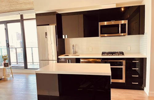 Connaught Condo | Luxurious downtown condo | pool | gym | A/C | heated underground parking