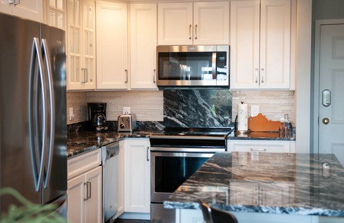Downtown Condo | Luxurious downtown office, walk to Rupp Arena