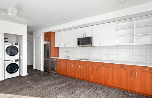 Eastlake Apartment | Luxurious Eastlake apartment