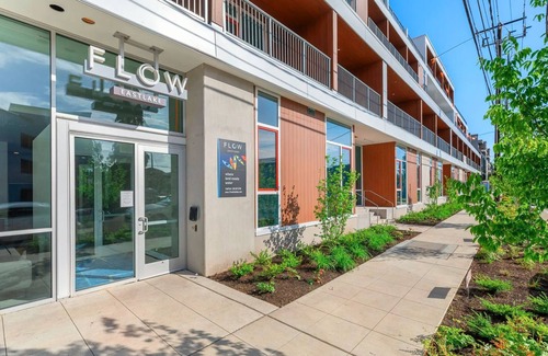 Eastlake Apartment | Luxurious Eastlake apartment