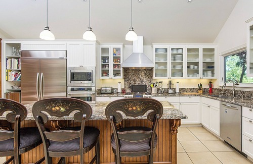Healdsburg House | Luxurious Enchanting Healdsburg estate style retreat, sleeps 12, pool, firepit