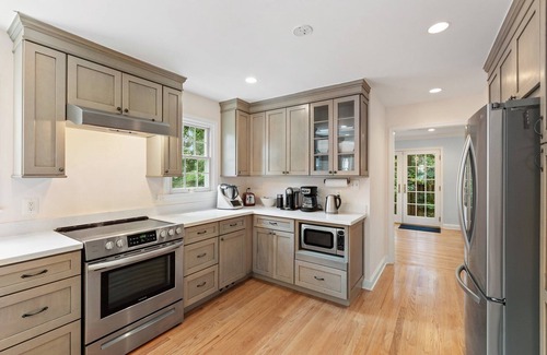 Bethesda House | Luxurious Fully Renovated House