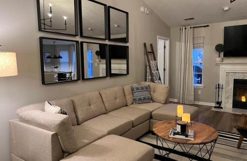 Westfield House | Luxurious Grand Park Family Home with Game Room and XBox