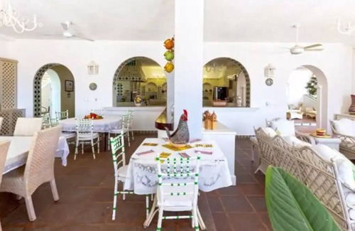 La Condesa House | Luxurious house of "Juan Gabriel" in Acapulco Bay