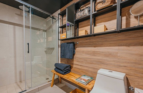 Rancho Apartment | Luxurious Harbor View Condo sleeps up till 8