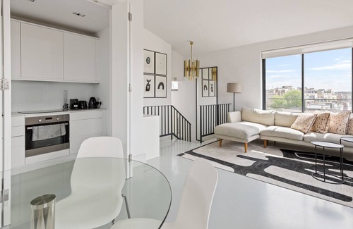 Knightsbridge Apartment | Luxurious Harrods Penthouse with Stunning Views