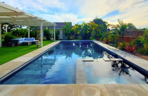 Lincoln Acres Villa | Luxurious Historic 3 Acre Starkey Estate/Pool/Hot Tub/Pool Table/Sleeps 46