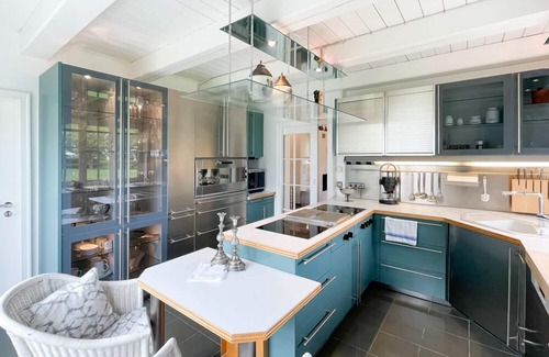 Tumlauer Koog House | Luxurious holiday home with indoor private pool and English park garden near SPO