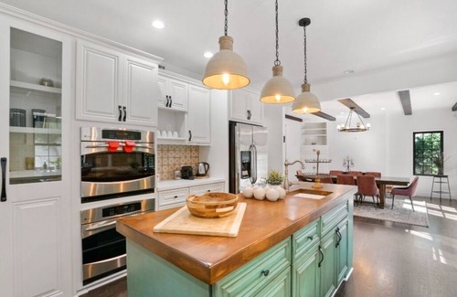 Bel Air House | Luxurious Home In The Peaceful Bel-Air Neighborhood
