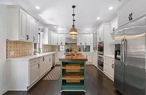 Bel Air House | Luxurious Home In The Peaceful Bel-Air Neighborhood