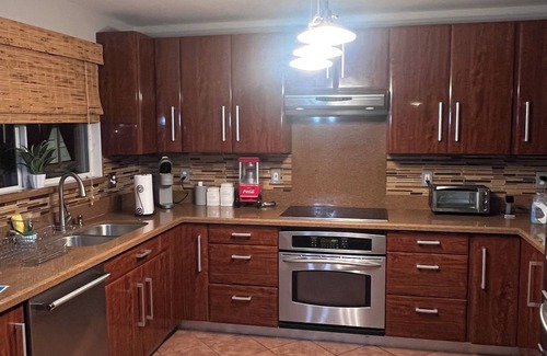 San Antonio House | Luxurious house : 6 BR Home Theater, 3 Baths, Pool, Grill, & Playground.