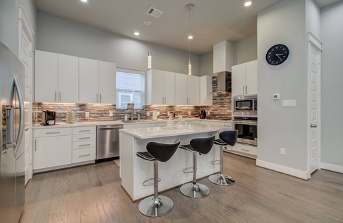 Astrodome House | Luxurious Houston NRG/Medical Center Townhome