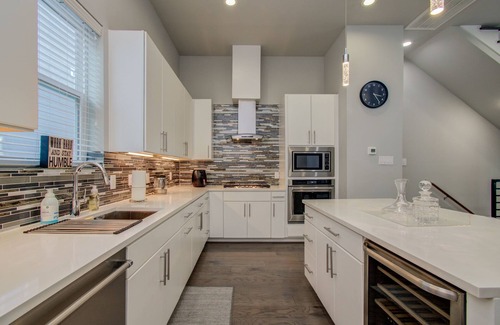 Astrodome House | Luxurious Houston NRG/Medical Center Townhome