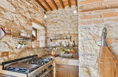 Sarteano Villa | Luxurious independent villa with 12 beds in Val d'Orcia