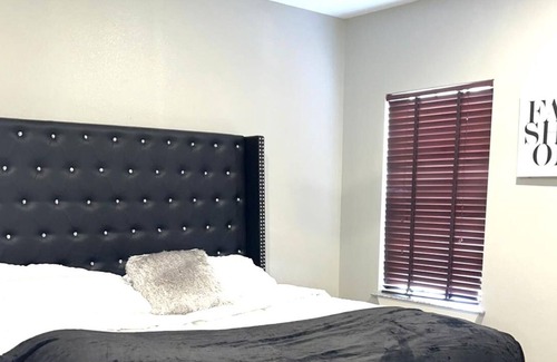 Maumelle Apartment | Luxurious king suite located in central Arkansas.