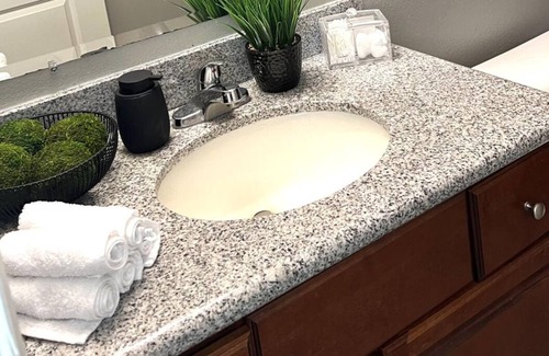 Maumelle Apartment | Luxurious king suite located in central Arkansas.