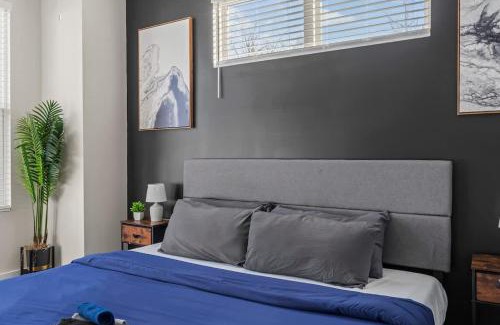 Charlotte House | Luxurious King 3BR Townhouse in Uptown CLT!