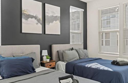 Charlotte House | Luxurious King 3BR Townhouse in Uptown CLT!