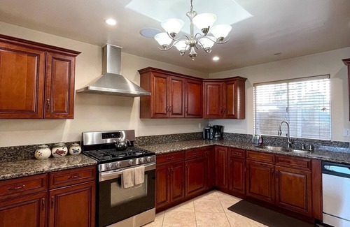Lake Arrowhead Cabin | Luxurious Lake View Home! Newly Renovated! Sleeps 14!