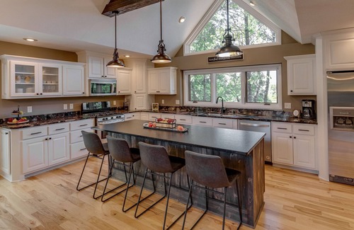 Pequot Lakes House | Luxurious Lakefront Retreat Near Crosslake, MN