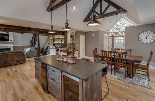 Pequot Lakes House | Luxurious Lakefront Retreat Near Crosslake, MN