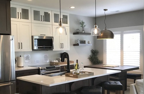 Leland Condo | Luxurious Life on the Green - Newly Renovated