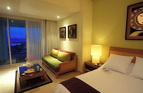 Playa Diamante Resort | Luxurious Master Bedroom @Vidanta The Grand Mayan, Acapulco