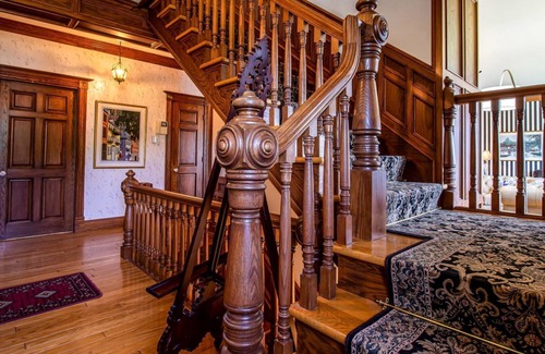 Berthier-sur-Mer House | Luxurious manor house by the river