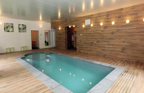 Mettet House | Luxurious Mettet Mansion