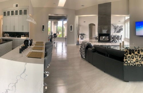 Central Scottsdale House | Luxurious Modern Playhouse with bar, heated pool/spa karaoke, sauna and games