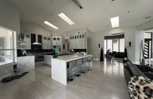 Central Scottsdale House | Luxurious Modern Playhouse with bar, heated pool/spa karaoke, sauna and games
