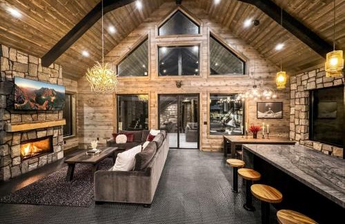 Duck Creek Village House | Luxurious Mountain Cabin with Sauna, Hot Tub, and Outdoor Fireplace, Perfect for a Relaxing Weekend Getaway in Utah