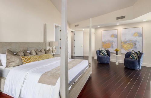 Pointe Villa | Luxurious Mountaintop Mansion, Heated Pool & Views