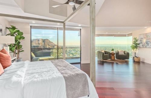 Pointe Villa | Luxurious Mountaintop Mansion, Heated Pool & Views